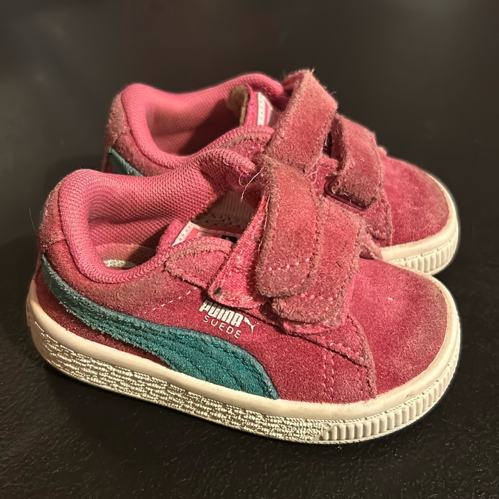 Puma girls size 4 in pink